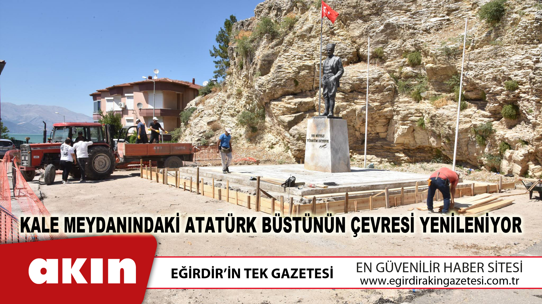 Kale Meydanındaki Atatürk Büstünün Çevresi Yenileniyor